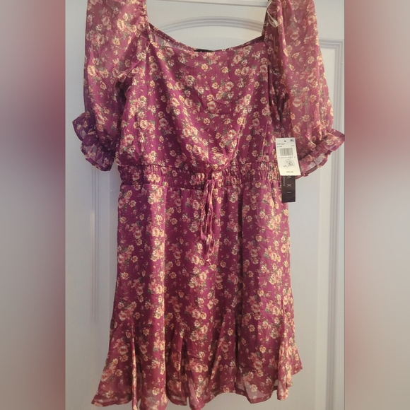 🌷💮Trixxi Burgundy Floral Mini Dress - Picture 11 of 15